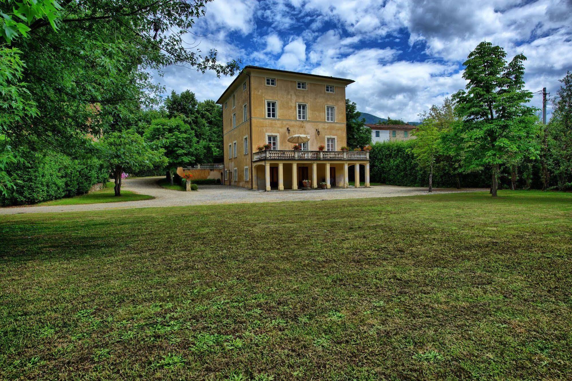 Villa Fiamma By Posarellivillas Piaggiori Exterior photo